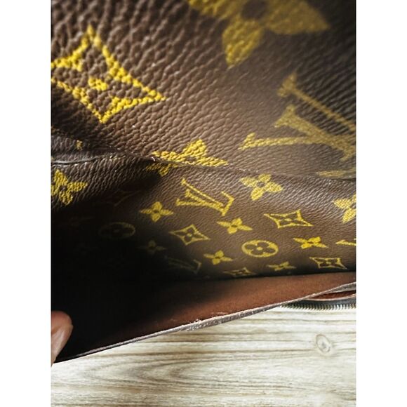 Authentic LOUIS VUITTON Monogram Poche Escapade Organizer Wallet - Picture 10 of 13
